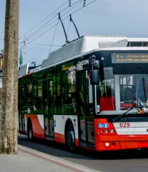 У-Луцьку-платити-за-проїзд-банківською-картою-стало-дорожче.-Пояснення