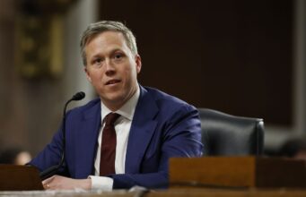 США переймають досвід України у веденні війни, заявив міністр армії Ден Дрісколл Україна кардинально змінила підхід до ведення воєн, США переймають цей досвід, – Дрісколл