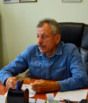 Директор-Луцького-спецкомбінату-комунально-побутового-обслуговування-задекларував-новий-позашляховик-дружини 