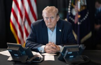 Радники Трампа закликають обмежити його публічні виступи на тлі напруженості на Близькому Сході Радники просять Трампа рідше давати інтерв’ю через суперечливі заяви, – WSJ