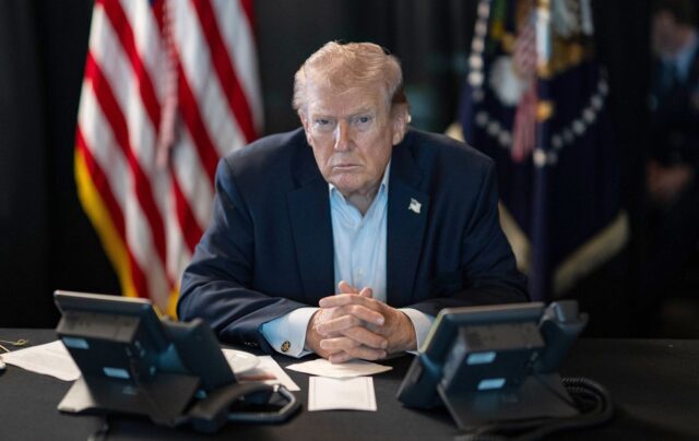 Радники Трампа закликають обмежити його публічні виступи на тлі напруженості на Близькому Сході Радники просять Трампа рідше давати інтерв’ю через суперечливі заяви, – WSJ