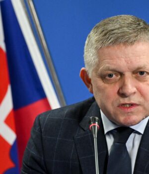 Фіцо-хоче-прорватися-до-Путіна,-але-його-не-пускають