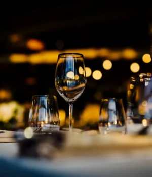 Чим обслуговування у ресторанах франції відрізняється від українського