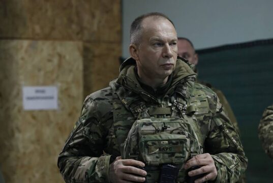 Змагання українських військових з російськими окупантами триває на трьох напрямках ЗСУ змагаються з окупантами за трьома напрямками, – Сирський