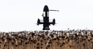 Розробка українського дрону P1-Sun: новий підхід у боротьбі з безпілотниками Радіо-Свобода-weekly:-Український-p1-sun-вже-знищив-понад-3-тисячі-дронів-РФ