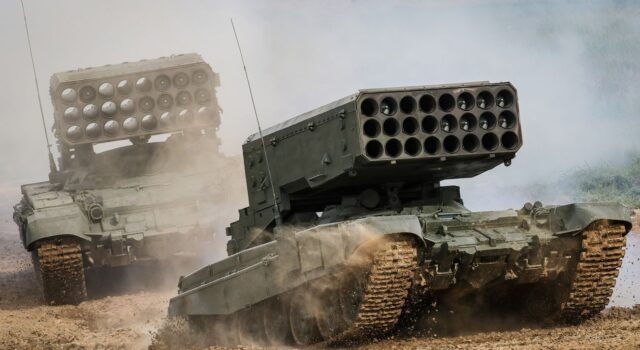 Українські військові знищили російську вогнеметну систему ТОС “Солнцепьок” ЗСУ на півдні знищили дорогу та грізну вогнеметну систему РФ