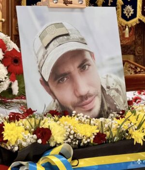 Нововолинська-громада-попрощалася-із-полеглим-на-фронті-воїном-Олександром-Рубцовим