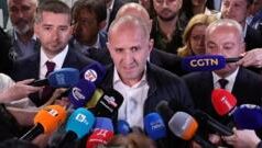Перемога коаліції Румена Радева на виборах у Болгарії: можливі наслідки для країни та України Вибори-в-Болгарії:-перемогла-коаліція-євроскептика-Румена-Радева.-Чи-стане-він-“другим-Орбаном”