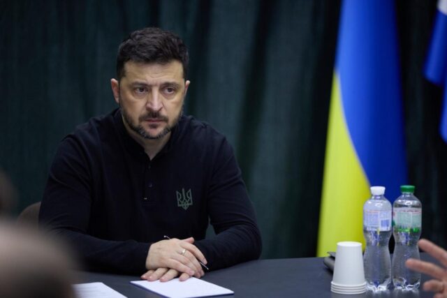 Відхід з Донбасу стане стратегічною поразкою: Зеленський вказав на ключові ризики Відхід-з-Донбасу-стане-стратегічною-поразкою:-Зеленський-вказав-на-ключові-ризики