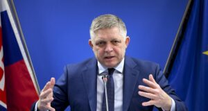 Фіцо прагне відвідати Росію 9 травня: запит на проліт отримала ще одна країна Фіцо-прагне-відвідати-Росію-9-травня:-запит-на-проліт-отримала-ще-одна-країна