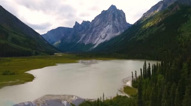 Учені знайшли серед скель найдавніші сліди тварин на Землі: їм майже 900 млн років Учені-знайшли-серед-скель-найдавніші-сліди-тварин-на-Землі:-їм-майже-900-млн-років