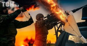 У Сумах прогриміли вибухи під час атаки БпЛА: виникла пожежа У-Сумах-прогриміли-вибухи-під-час-атаки-БпЛА:-виникла-пожежа