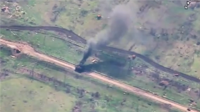 Російські війська зазнали втрат під Часовим Яром на Донеччині Росія-кинула-бронетехніку-та-«байки»-на-Часів-Яр:-деталі-від-бійців-ЗСУ