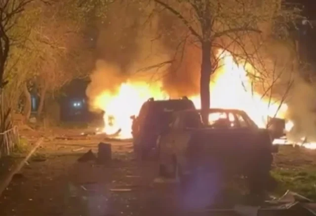 Атака російських дронів на Суми: пошкоджено житлові будинки та лікарню російські-дрони-атакували-житлові-будинки-та-лікарню-у-Сумах-–-перші-подробиці