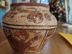 Жінка купила в секонд-хенді вазу за 3,99$, яка через 5 років виявилася артефактом майя Жінка-купила-в-секонд-хенді-вазу-за-3,99$,-яка-через-5-років-виявилася-артефактом-майя