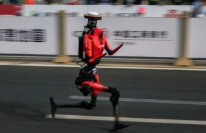 У Пекіні робот-гуманоїд пробіг півмарафон за 50 хвилин та побив людський рекорд У-Пекіні-робот-гуманоїд-пробіг-півмарафон-за-50-хвилин-та-побив-людський-рекорд