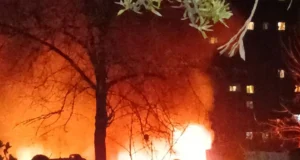 Масована атака на Суми: чотири постраждалих унаслідок нічного удару Масована-атака-на-Суми-–-щонайменше-четверо-постраждалих