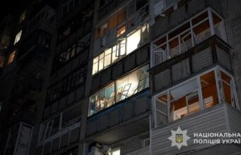 “Прильоти” по житлових кварталах, кількість поранених зросла: РФ атакувала обласний центр (фото, відео) “Прильоти”-по-житлових-кварталах,-кількість-поранених-зросла:-РФ-атакувала-обласний-центр-(фото,-відео)