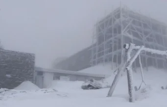 Непогода в Карпатах: туристам радять утриматися від походів У-Карпатах-посеред-квітня-розгулялася-зима-зі-снігом-–-туристам-не-радять-походи