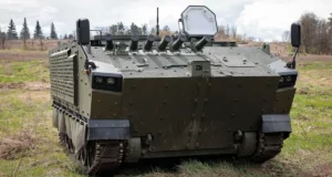 Україна створила власний гусеничний бронетранспортер Україна створила власний гусеничний бронетранспортер