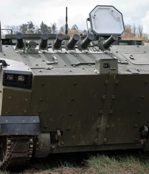 Україна створила власний гусеничний бронетранспортер