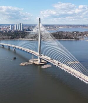 У-Фінляндії-відкрили-один-з-найдовших-пішохідних-мостів-світу