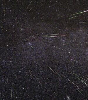 Ніч,-коли-падають-зірки:-як-побачити-метеорний-потік-Ліриди-сьогодні