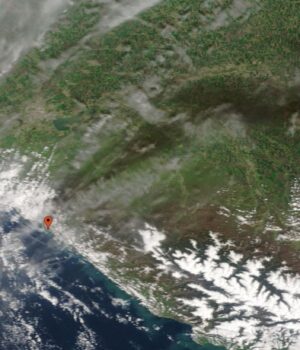 Дим від пожежі в Туапсе розтягнувся більш ніж на 300 км (фото)