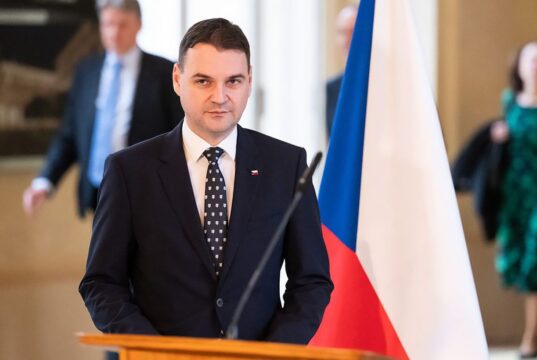 Угорщина та Словаччина змінили позицію щодо кредиту Україні та санкцій проти Росії Чехія розкрила позицію Угорщини і Словаччини після відновлення “Дружби”