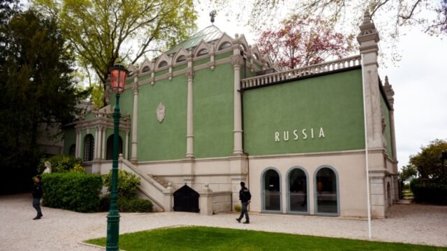Росія вперше представить свої експонати на Венеційській бієнале з початку війни в Україні Повернення-Росії-на-Венеційську-бієнале:-Рим-сперечається-з-ЄС,-а-українці-відмовляються-від-протестів?