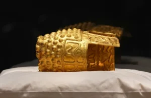 До Румунії повернули 2500-річний золотий шолом після крадіжки в Нідерландах До-Румунії-повернули-2500-річний-золотий-шолом-після-крадіжки-в-Нідерландах