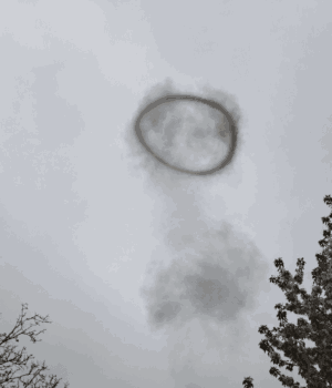 РФ-вдарила-по-обласному-центру-України:-після-вибухів-з’явився-дивний-дим