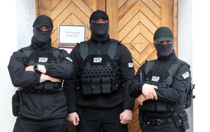 В Харкові викрито військових, які катували цивільних осіб У Харкові викрили групу військових ТЦК, підозрюваних у катуваннях цивільних