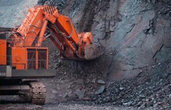 Метінвест Ахметова інвестував майже 40 мільярдів в економіку України за час війни Метінвест-Ахметова-інвестував-майже-40-мільярдів-в-економіку-України-за-час-війни