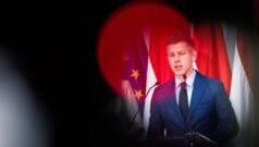 Новий прем’єр Угорщини прагне відновити центральноєвропейський альянс “Мадяр-хоче-повернути-Австро-Угорську-імперію-на-карту-світу”-–-politico