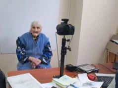 100-річна українка з Донеччини отримала закордонний паспорт для подорожі до Європи 100-річна українка з Донеччини отримала закордонний паспорт для подорожі до Європи