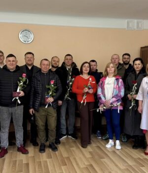 14-мешканців-Нововолинської-громади-стали-Почесними-донорами-України