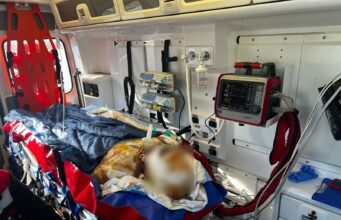 Волинські медики екстренки транспортували пацієнта з тяжкими опіками Волинські-медики-екстренки-транспортували-пацієнта-з-тяжкими-опіками