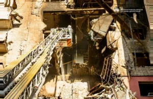 У Дніпрі внаслідок атаки БПЛА постраждали 13 осіб, зокрема діти Удар-БПЛА-по-Дніпру-23-квітня-–-кількість-постраждалих-зросла-до-13-людей