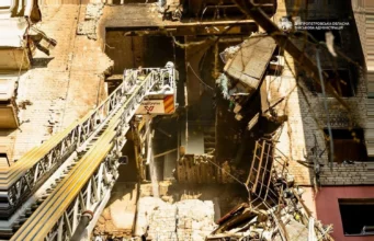 У Дніпрі внаслідок атаки БПЛА постраждали 13 осіб, зокрема діти Удар-БПЛА-по-Дніпру-23-квітня-–-кількість-постраждалих-зросла-до-13-людей