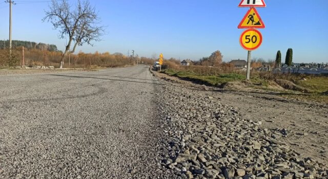 Львівська фірма ремонтуватиме дорогу на Волині за 30,6 мільйона гривень Львівська-фірма-ремонтуватиме дорогу-на-Волині-за-30,6-мільйона-гривень
