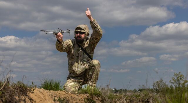 Генеральний директор Rheinmetall спростував спотворення своїх слів про українські дрони Гендиректор Rheinmetall відхрестився від скандалу з “домогосподарками” та українськими дронами