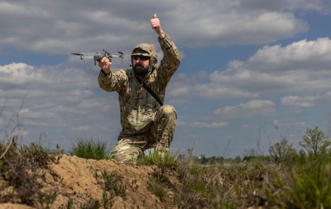 Генеральний директор Rheinmetall спростував спотворення своїх слів про українські дрони Гендиректор Rheinmetall відхрестився від скандалу з “домогосподарками” та українськими дронами
