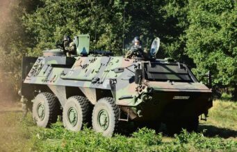 У В’єтнамі помітили бронетранспортер, схожий на український БТР-4, – Defense Express У-В’єтнамі-помітили-бронетранспортер,-схожий-на-український-БТР-4,-–-defense-express