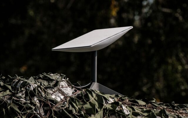 Росія використовує Starlink на фронті, незважаючи на блокування терміналів Росія продовжує використовувати Starlink на фронті, попри блокування, – ЗМІ