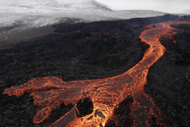 Ядро Землі почало “випльовувати” золото та дорогоцінні метали на поверхню Ядро-Землі-почало-“випльовувати”-золото-та-дорогоцінні-метали-на-поверхню