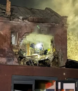 росіяни-вдарили-по-житлових-будинках-в-Одесі,-є-постраждалі-та-руйнування