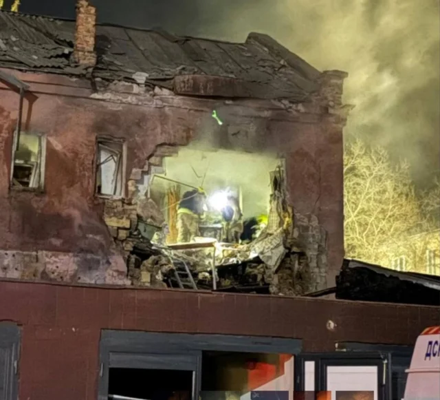 Російська атака на Одесу: пошкоджено житлові будинки, є постраждалі росіяни-вдарили-по-житлових-будинках-в-Одесі,-є-постраждалі-та-руйнування