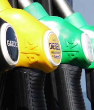 Ціни-на пальне:-які-продукти-і товари-в Україні-“шокують”-вартістю-вже-влітку —-два-сценарії-для-українців