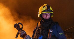 Масована атака дронів на Одесу: пошкоджено житлові будинки та постраждалі РФ вдарила по житлових кварталах Одеси: у місті пошкоджені будинки та є постраждалі